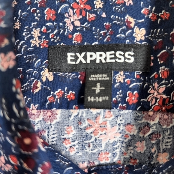 EXPRESS BUTTON FRONT FLORAL SHIRT - Picture 4 of 5